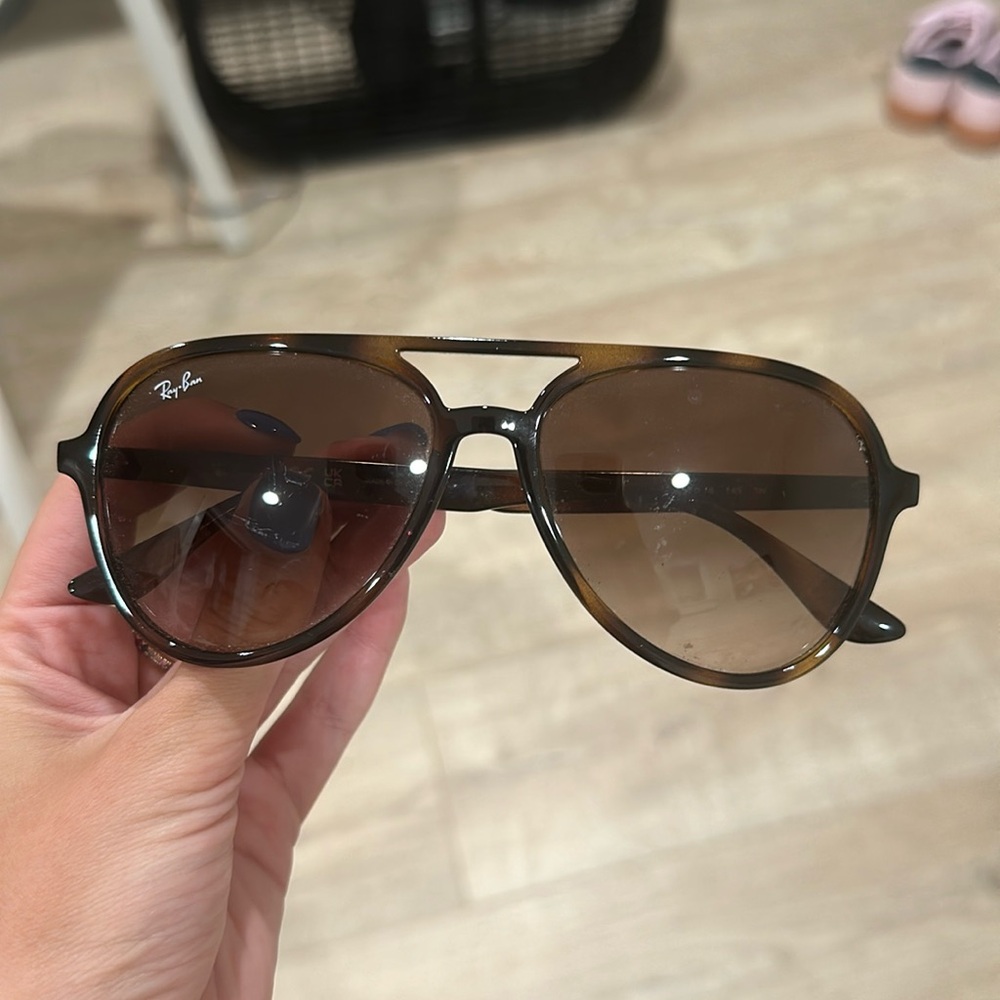 Ray-ban aviator sunglasses